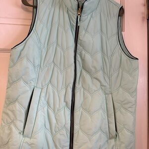 Vineyard Vines packable puffer vest size Large in aqua with navy trim